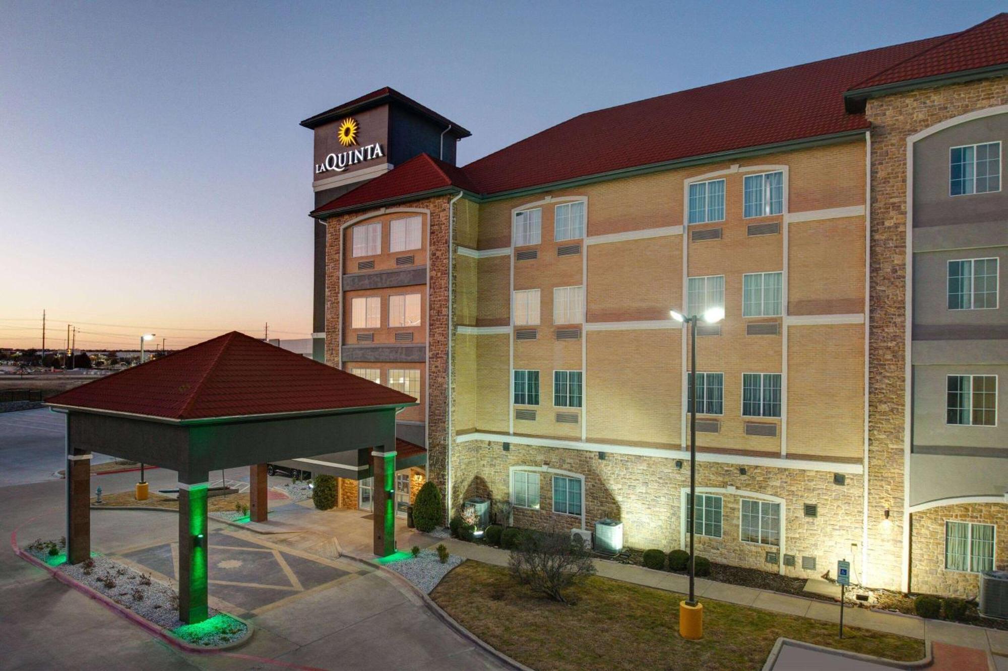 La Quinta By Wyndham Allen At The Village Exteriér fotografie