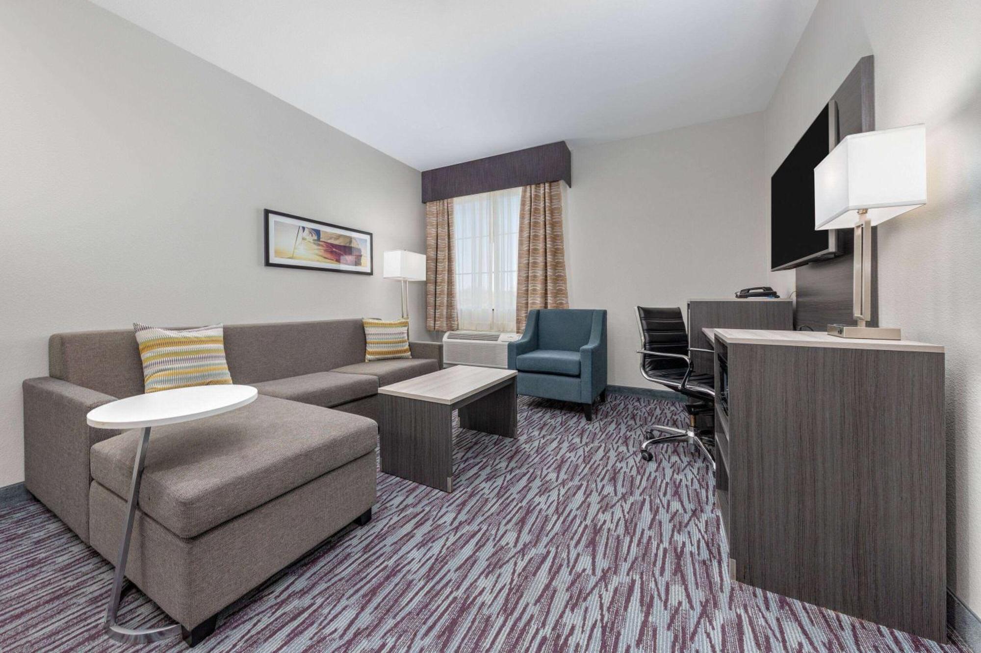 La Quinta By Wyndham Allen At The Village Exteriér fotografie