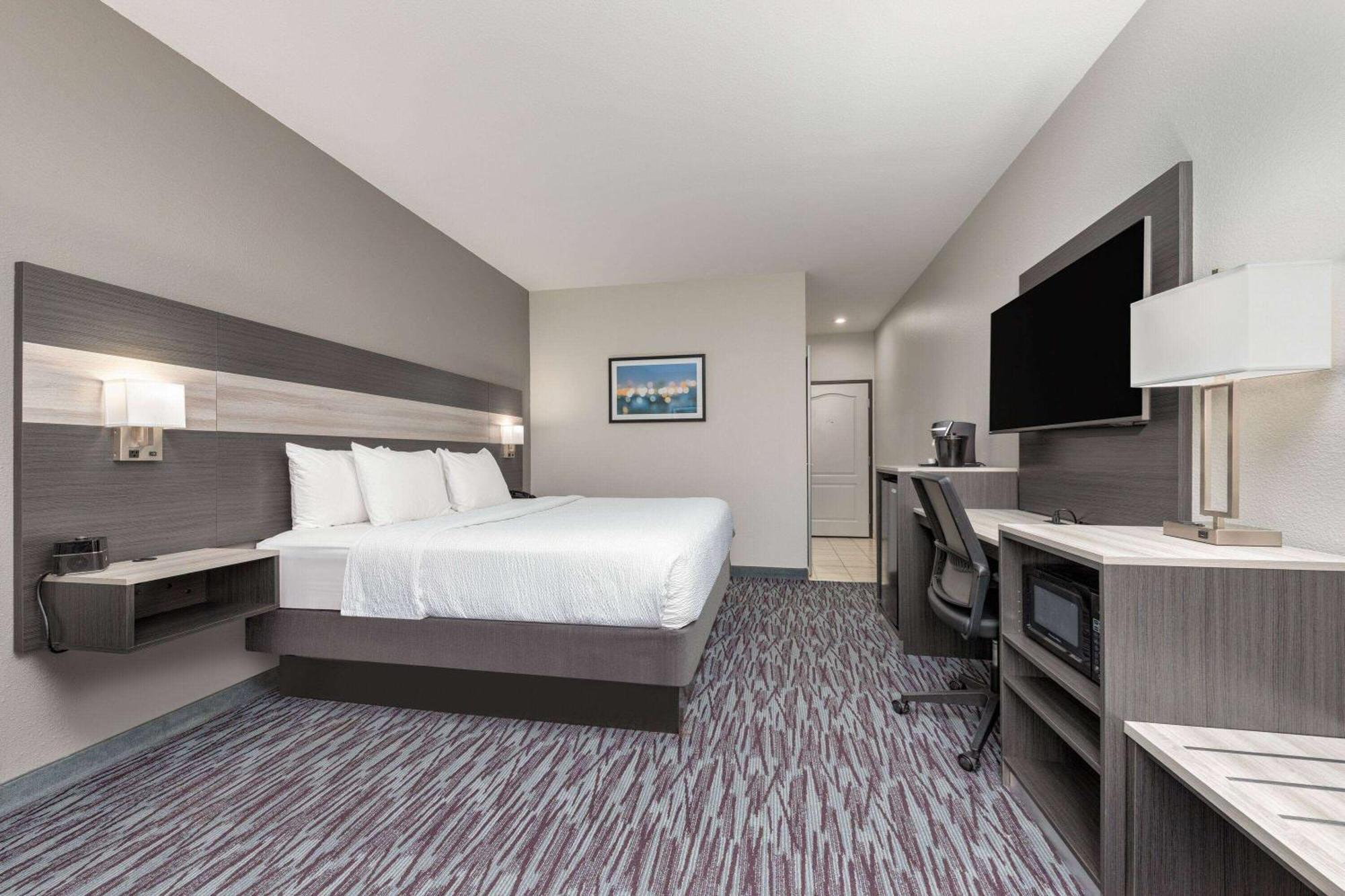 La Quinta By Wyndham Allen At The Village Exteriér fotografie